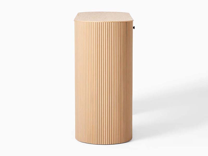 Oak Veneer Over Engineered Wood Top and Sides Console Covered in a Blonde finish Wood Console With Drawers - Image 3