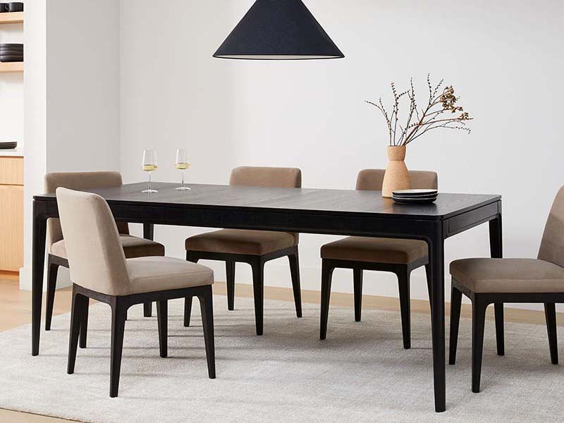 Expandable and Elegant Oak Wooden Dining Table Sustainably Living Room Dining Table